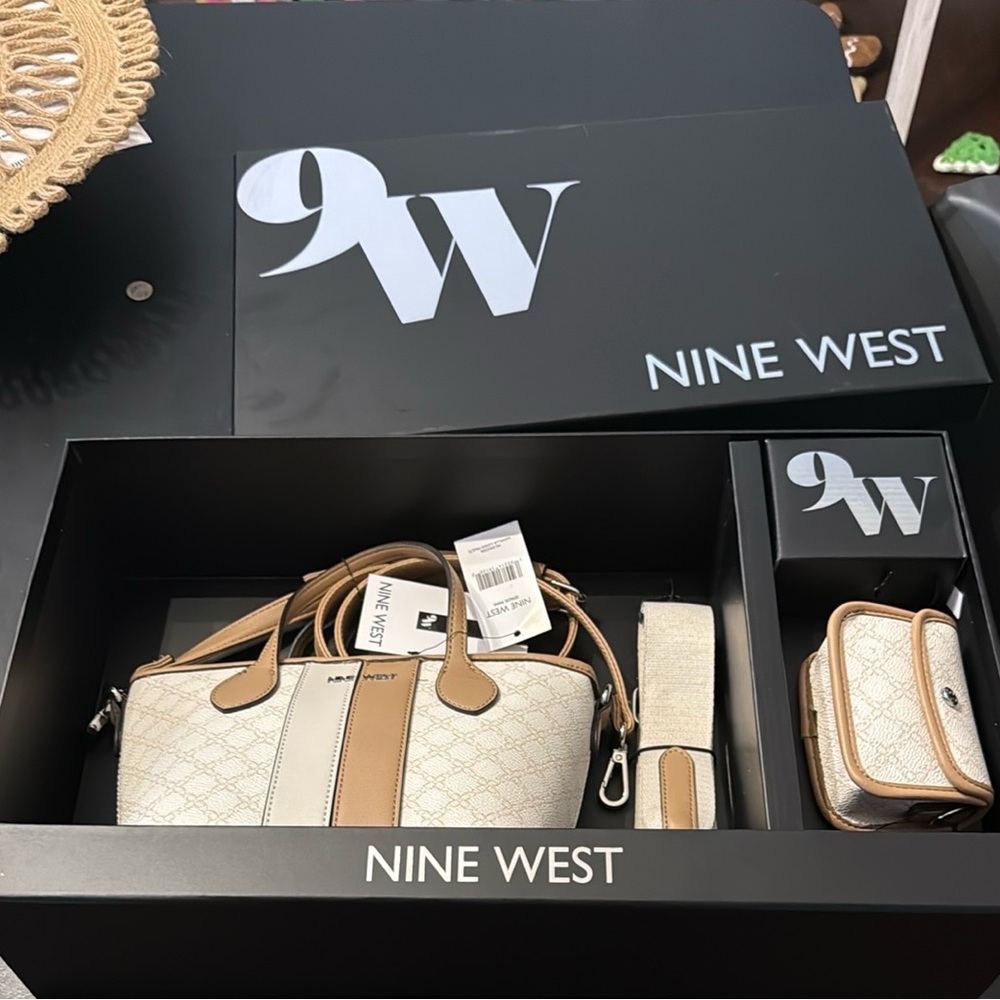 Nine West beige color purse with small pouch brand new with tag